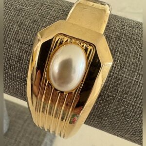 Vintage Pearl-like Gold Women’s Bangle Latch Bracelet